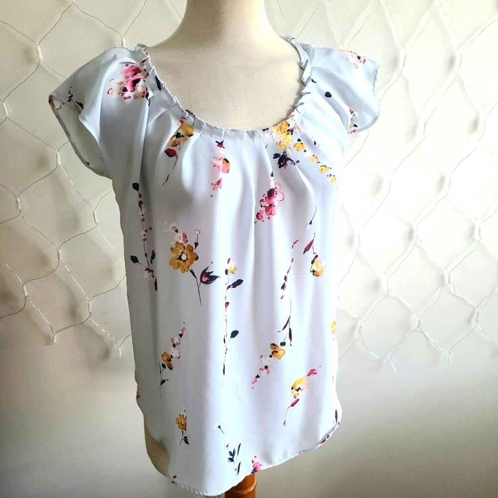 SALE! Lauren Conrad Blouse / Pastel Blue / Floral / Size Small